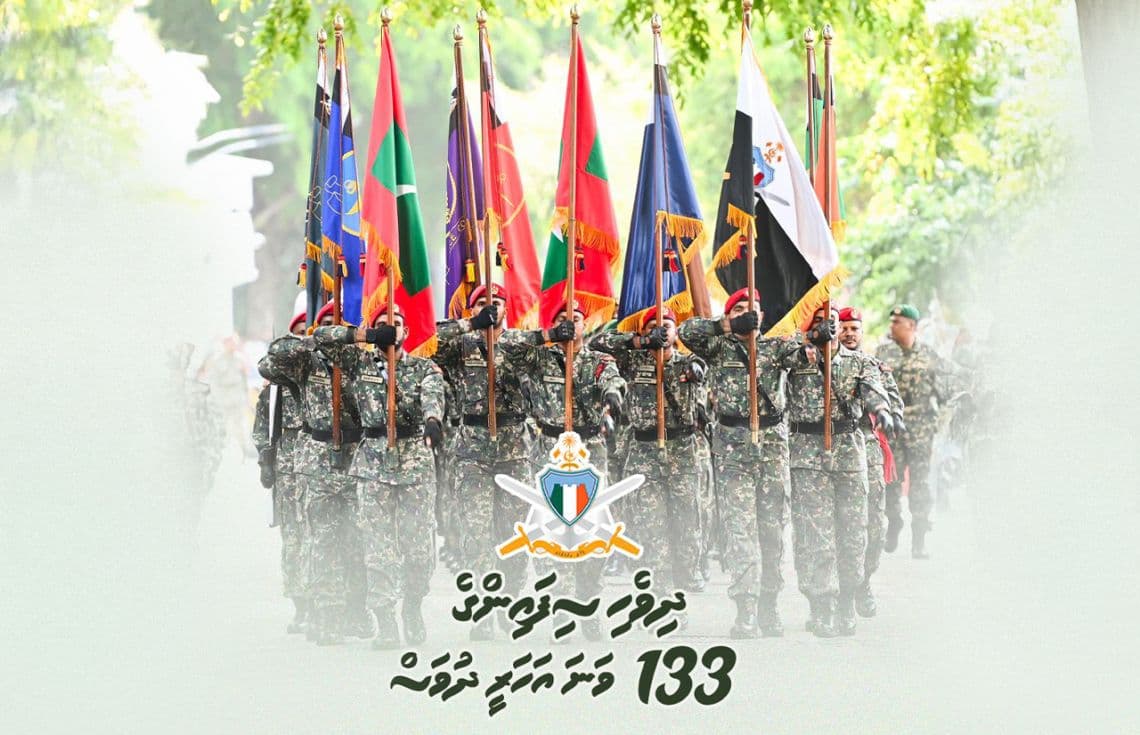 ދިވެހި ސިފައިންގެ 133 ވަނަ އަހަރީ ދުވަހުގެ މުނާސަބަތުގައި ރައީސުލްޖުމްހޫރިއްޔާ ވަނީ ތަހުނިޔާ ވިދާޅުވެ ސިފައިންގެ ޖިހާދުގެ އަގުހުރި ޤުރުބާނީ ފާހަގަކުރައްވާފަ.