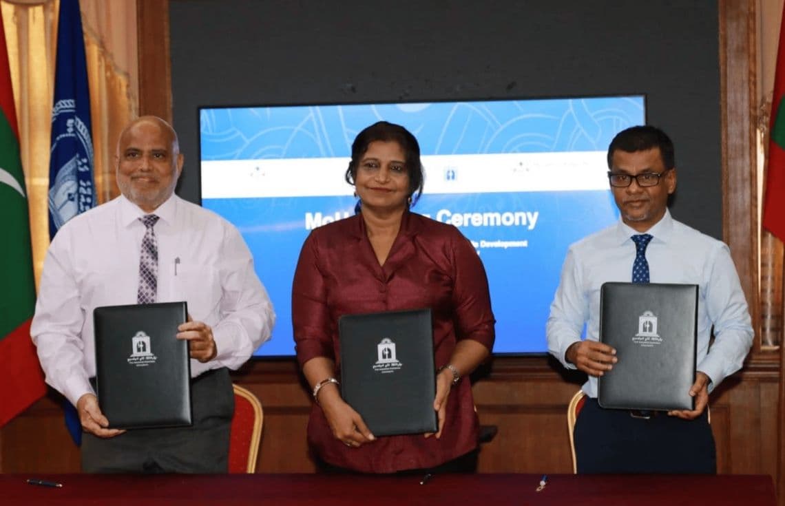 ހަޔަ އެޑިއުކޭޝަން މިނިސްޓްރީ އާއި ހެލްތު މިނިސްޓްރީން އެމްއެންޔޫއާ އެކު އެއްބަސްވުމުގައި ސޮއިކުރުމުގެ ރަސްމިއްޔާތު / ފޮޓޯ: ހަޔަ އެޑިއުކޭޝަން
