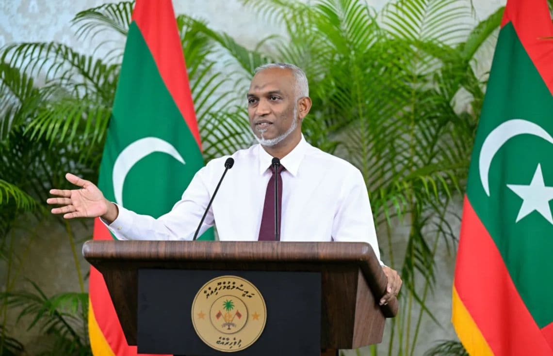 ރައީސް ޑރ. މުޢިއްޒު މިއަދު ނޫސްވެރިންނާއި ބައްދަލުކުރައްވައި ވިދާޅުވީ ދިވެހިންގެ މިނިވަންކަމާއި ސިޔާދަތީ ބާރު ހިމާޔަތްކޮށް ދަމަހައްޓާނެ ކަމަށް.