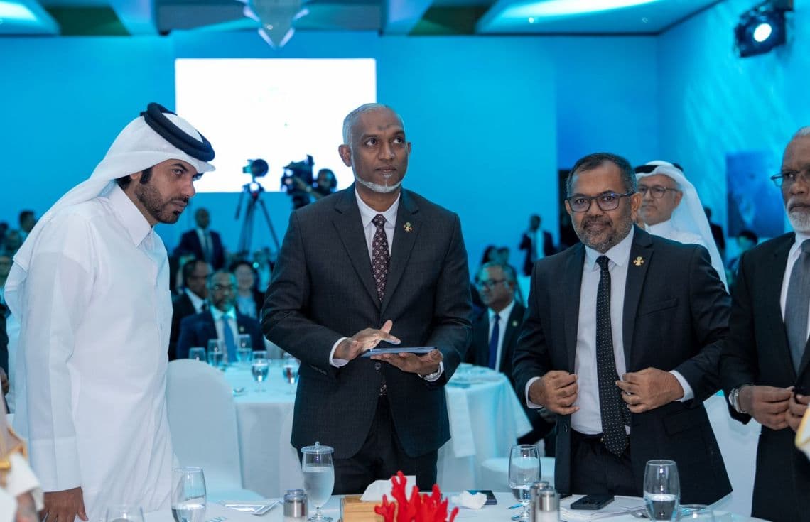 ޖޮއިންޓް ވެންޗަރ އެއްބަސްވުމުގައި ސޮއިކުރެއްވުމަށްޓަކައި ރޭ ކުރުނބާ މޯލްޑިވްސް ރިސޯޓުގައި ބޭއްވުނު ރަސްމިއްޔާތުގެ ތެރެއިން / ފޮޓޯ: ރައީސް އޮފީސް
