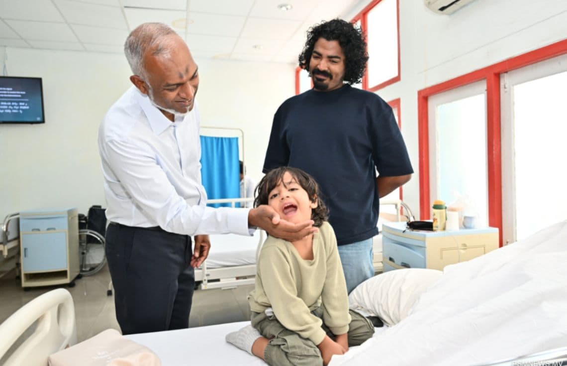 ރައީސުލްޖުމްހޫރިއްޔާ ތެލަސީމިއާ ސެންޓަރަށް ޒިޔާރަތްކުރެއްވުން / ފޮޓޯ: ދައުލަތުގެ މީޑިއާ (ޕީއެސްއެމް)
