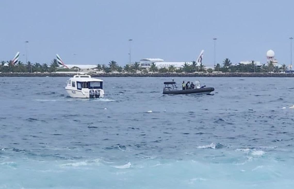 ލޯންޗެއް ދަތުރުކުރަނީ: ކަނޑުދަތުރުކުރާއިރު ސަމާލުވާން ޖެހޭ.