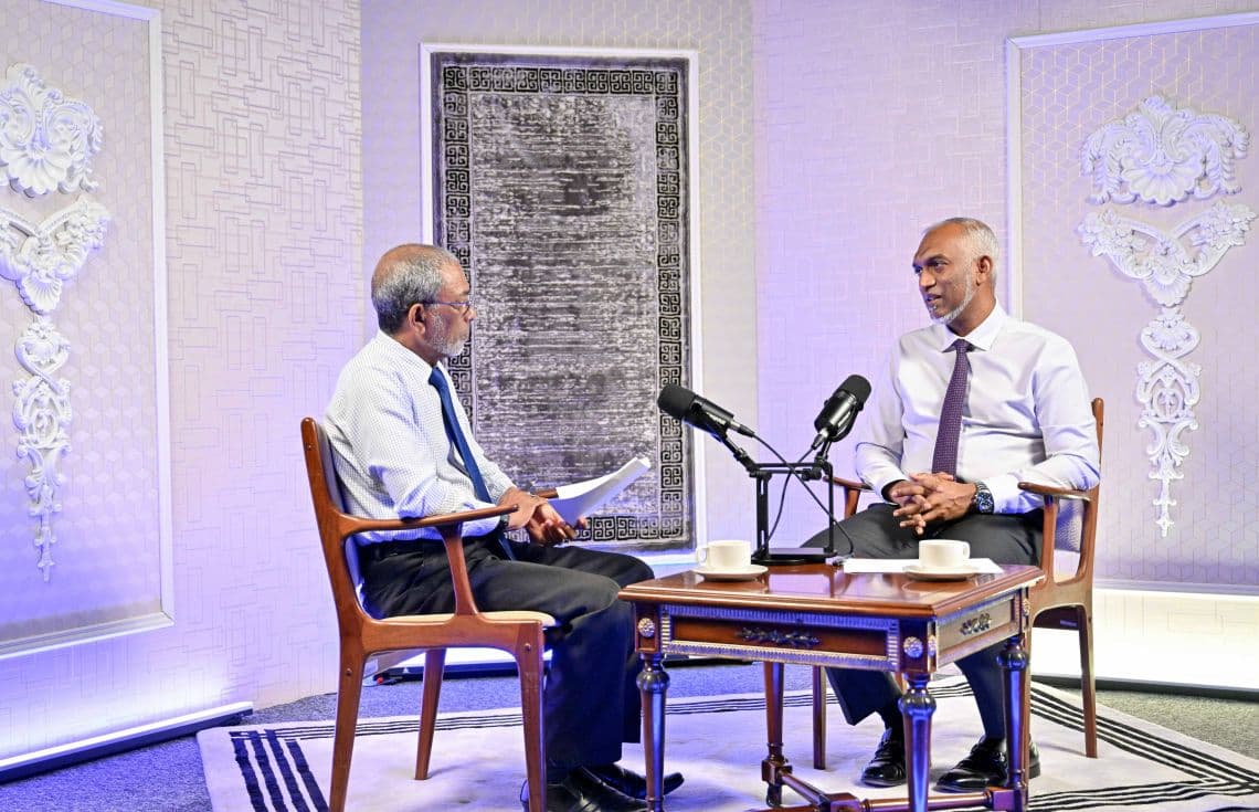 'ރައްޔިތުންނާ އެކު' ޕޮޑްކާސްޓުގައި ރައީސް ވާހަކަފުޅުދައްކަވަނީ. / ފޮޓޯ: ރައީސް އޮފީސް
