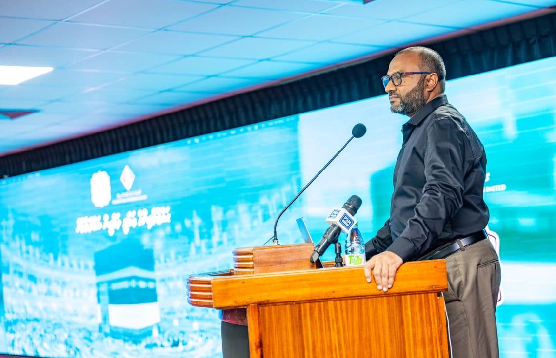 ރޭ ޙައްޖު ކޯޕަރޭޝަނުން ބޭއްވި ތަމްރީން ބައްދަލުވުން ޝަރަފްވެރިކޮށްދެއްވާ އިސްލާމީ ކަންތައްތަކާބެހޭ ވަޒީރު ޑރ. ޝަހީމް ވާހަކަދައްކަވަނީ. / ފޮޓޯ: ވުޒާރާ