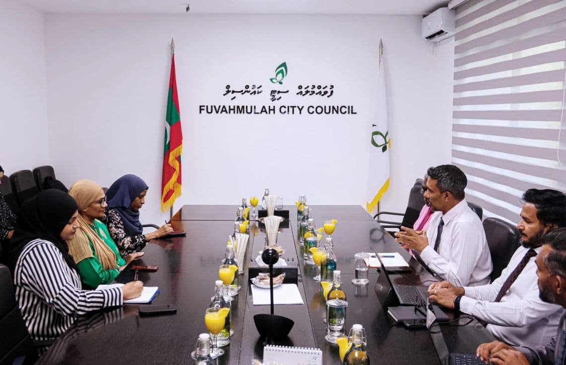 ވަޒީރު މާރިޔާ، ފުވައްމުލައް ސިޓީ ކައުންސިލާ ބައްދަލުކުރެއްވުން. / ފޮޓޯ: ވުޒާރާ
