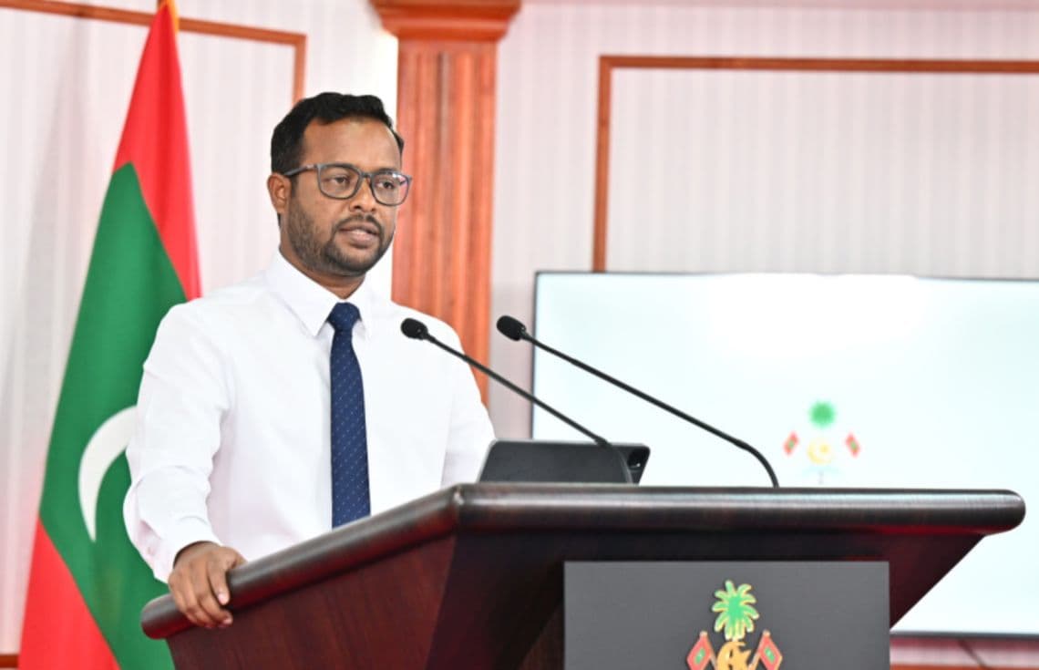މިއަދު ބޭއްވި ނޫސްވެރިންގެ ބައްދަލުވުމުގައި އިމާރާތްކުރުމާއި ގެދޮރުވެރިކަމާއި ބިނާވެށްޓާ ބެހޭ ވަޒީރު ޑރ. ޢަބްދުﷲ މުއްޠަލިބު.