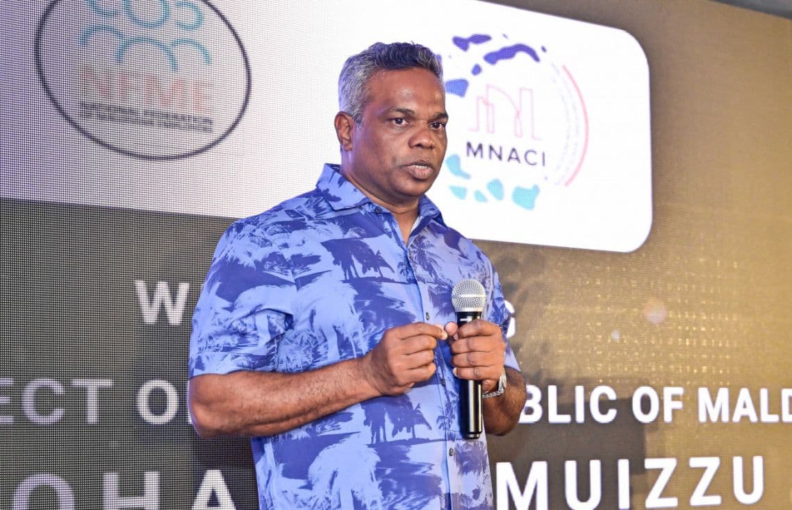 މަޓާޓޯގެ ނައިބު ރައީސް އަދި ރިސޯޓް ލައިފް ޓްރެވެލްގެ ސީއީއޯ މުޙައްމަދު ޝާޒް ވަލީދު: ޝާޒް ވިދާޅުވީ ރާއްޖެއަށް ގެއްލިގެންދާ 23 ބިލިއަން ރުފިޔާ ހޯދޭނީ “ރަނގަޅު އަމިއްލަ އެއާލައިނެއް”ދައުލަތަށް ހޯދައިގެން ކަމަށް.