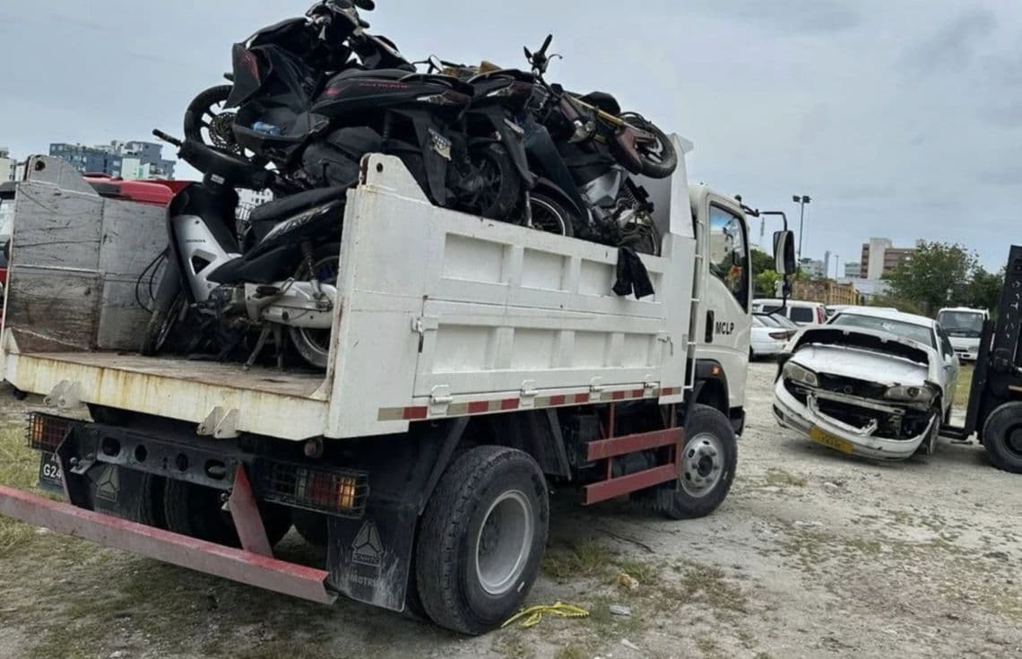 ފުލުހުންގެ ނައްތާލި ބައެއް އުޅަނދުތައް / ފޮޓޯ: ޕޮލިސް