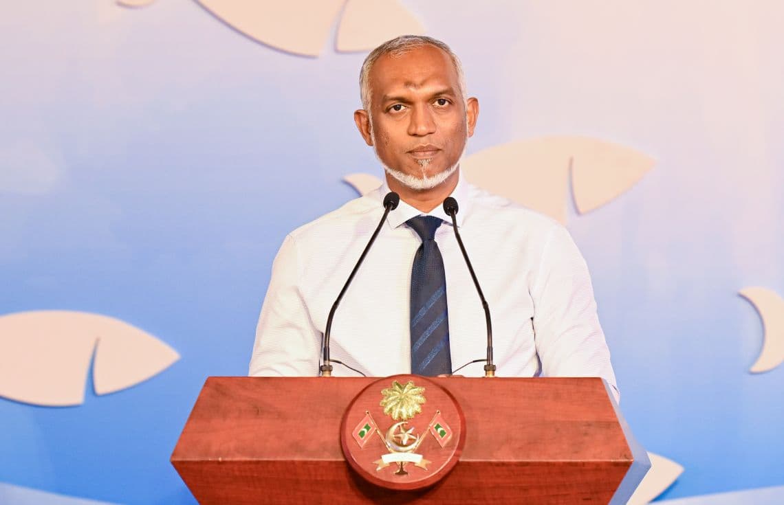 43 ވަނަ މަސްވެރިންގެ ދުވަސް ފާހަގަކުރުމަށް ބޭއްވި ރަސްމިއްޔާތުގައި ރައީސް ވާހަކަފުޅުދައްކަވަނީ. / ފޮޓޯ: ރައީސް އޮފީސް