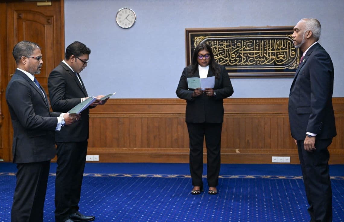 ރައީސުލްޖުމްހޫރިއްޔާ، ސުޕްރީމް ކޯޓުގެ ފަނޑިޔާރުކަމުގެ މަޤާމަށް ދެ ބޭފުޅަކު ޢައްޔަންކުރެއްވުމަށް މިއަދު ބޭއްވި ޖަލްސާ. / ފޮޓޯ: ރައީސް އޮފީސް