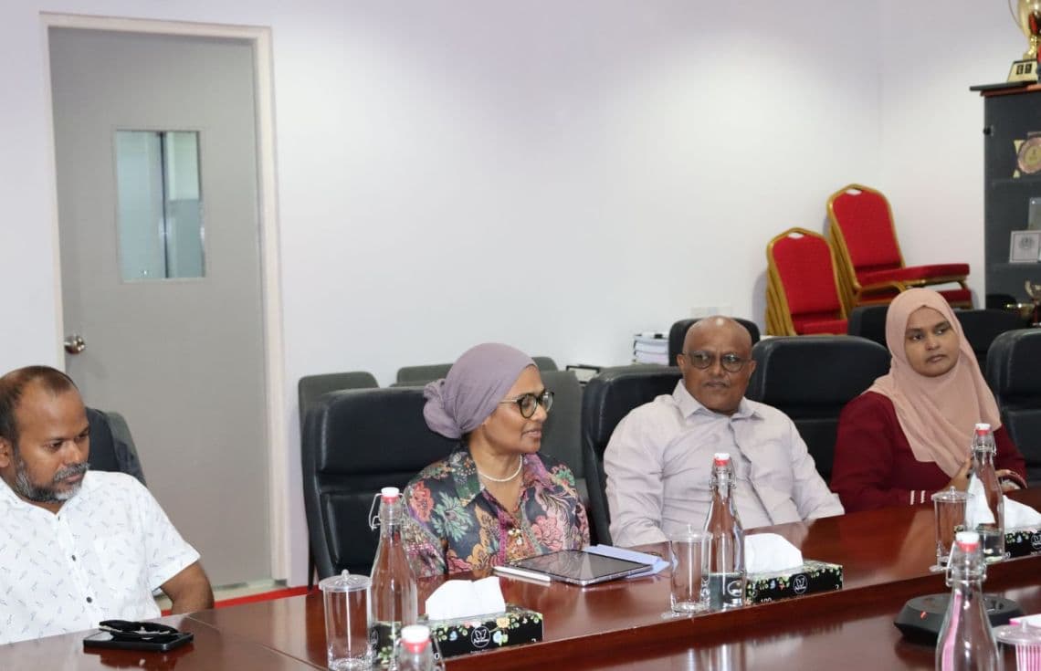 ދަނޑުވެރިކަމާއި ދިރޭތަކެއްޗާބެހޭ ވަޒީރު ހަނިމާދޫ ކައުންސިލާ ބައްދަލުކުރެއްވުން. / ފޮޓޯ: ވުޒާރާ