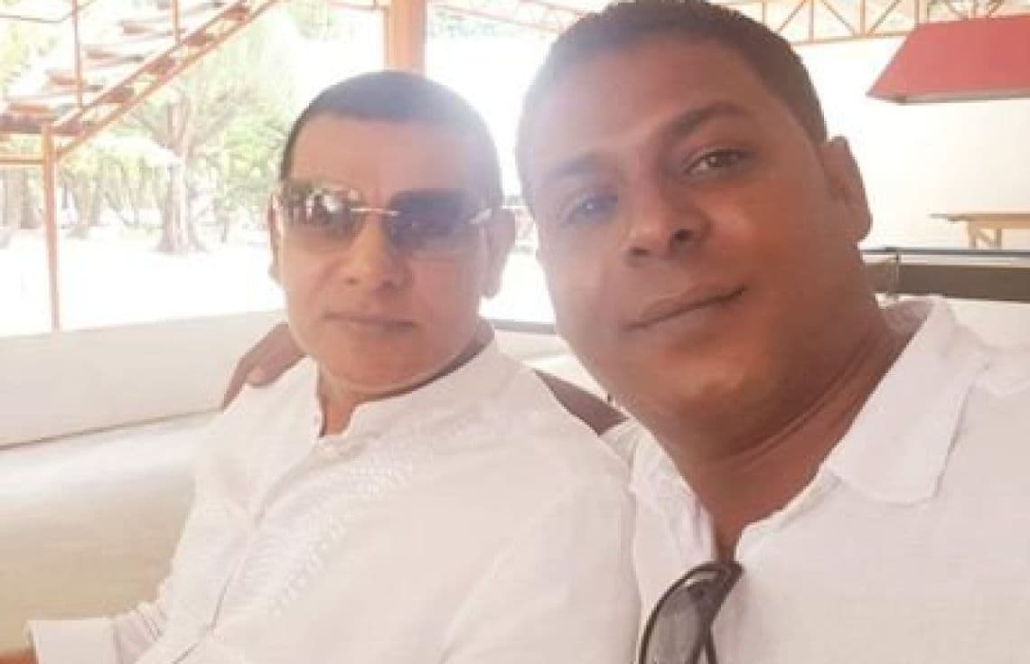 ވެލިދޫ ދާއިރާގެ މެންބަރު މުޙައްމަދު ޢައްބާސް އޭނާގެ ޕާޓީ (އެމްޑީއޭ)ގެ ލީޑަރު “ސަން ޝިޔާމް” އާއެކު.