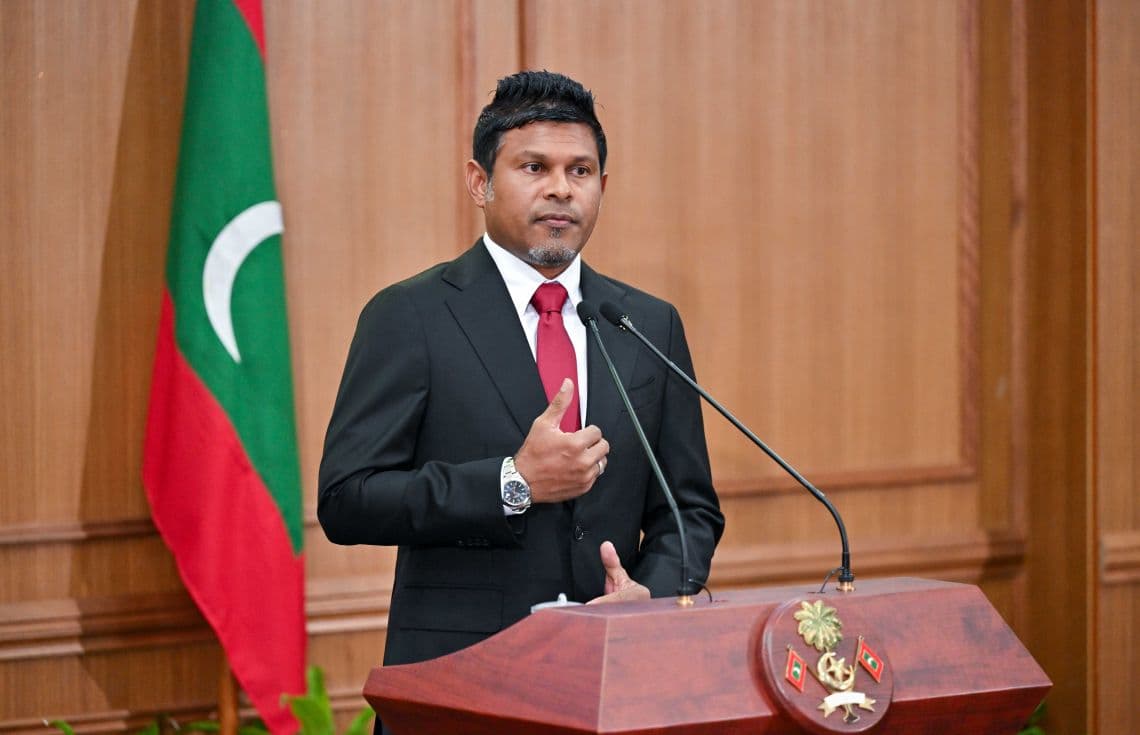 ނެޝަނަލް ހިއުމަން ކެޕިޓަލް ނީޑްސް އެސެސްމަންޓް ސަރވޭ ރިޕޯޓް ނެރުމަށް މިއަދު ބޭއްވި ރަސްމިއްޔާތުގައި ނައިބު ރައީސް އަލްއުސްތާޛު ޙުސައިން މުޙައްމަދު ލަޠީފް ވާހަކަފުޅުދައްކަވަނީ. / ފޮޓޯ ރައީސް އޮފީސް
