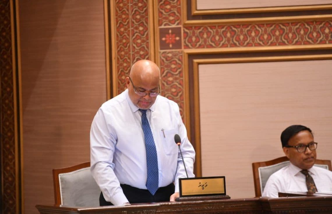 މަތީ ތަޢުލީމާއި މަސައްކަތްތެރިކަމައި ހުނަރުތައް ތަރައްގީކުރުމާބެހޭ ވަޒީރު ޑރ. ޢަލީ ޙައިދަރު އަހުމަދު މަޖިލީހުގައި ވާހަކަފުޅުދައްކަވަނީ/ ފޮޓޯ: ރައްޔިތުންގެ މަޖިލިސް