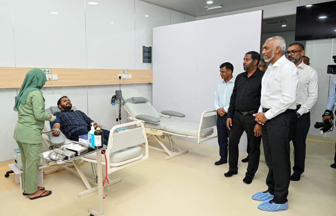 ހުޅުމާލޭގައި ހުޅުވި އާ ތެލަސީމިއާ ސެންޓަރަށް ރައީސް ޑރ. މުއިއްޒު ޒިޔާރަތްކުރެއްވުން / ފޮޓޯ: ރައީސް އޮފީސް