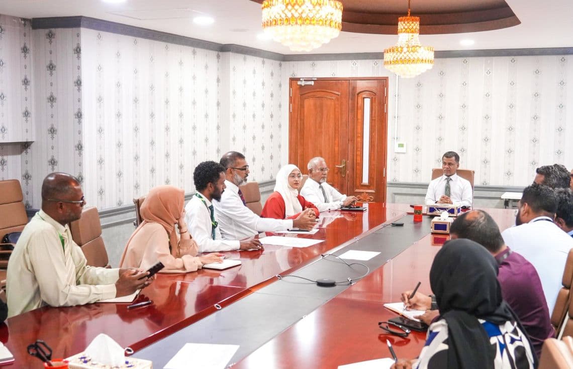 ޖީޕީ ކްލިނިކްތައް ފެށުމުގެ މަރުޙަލާއާ ބެހޭގޮތުން މަޝްވަރާކުރުން. / ފޮޓޯ: ޞިއްޙީ ވުޒާރާ