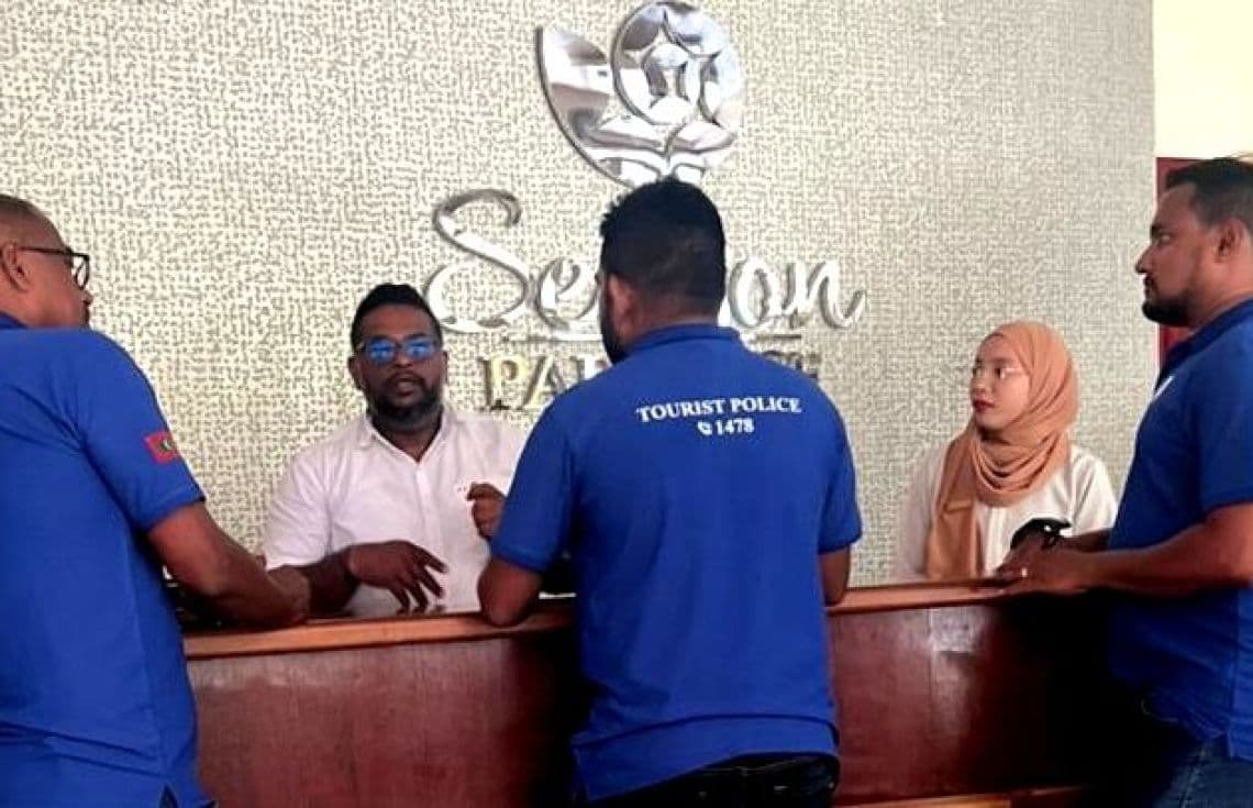 ތުލުސްދޫ ޓޫރިސްޓް ފެސިލިޓީތަކުގެ އިންސްޕެކްޝަން ކުރިއަށްގެންދަނީ. / ފޮޓޯ: ފުލުހުން