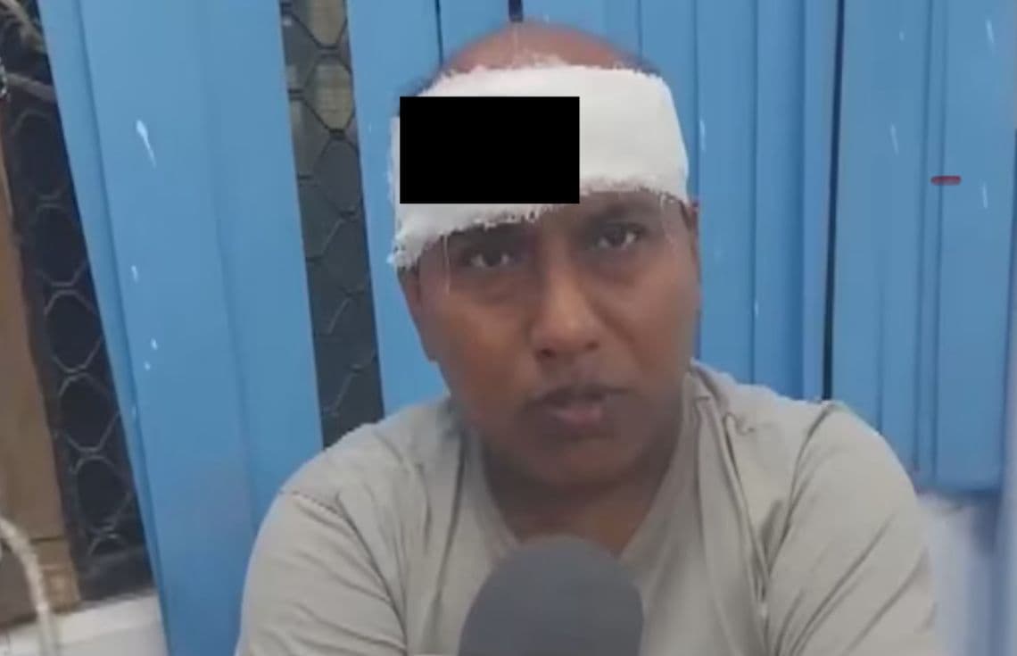 އިންޑިއާގެ ޖީ.ޓީ.ބީ ހޮސްޕިޓަލުގެ ޑޮކްޓަރަށް ބަޔަކު ޙަމަލާދީ ޒަޚަމް ކޮށްލާފައި. އޭނާގެ ބޮލަށް ތަޅައިލީ ރާފުޅިއެއް.