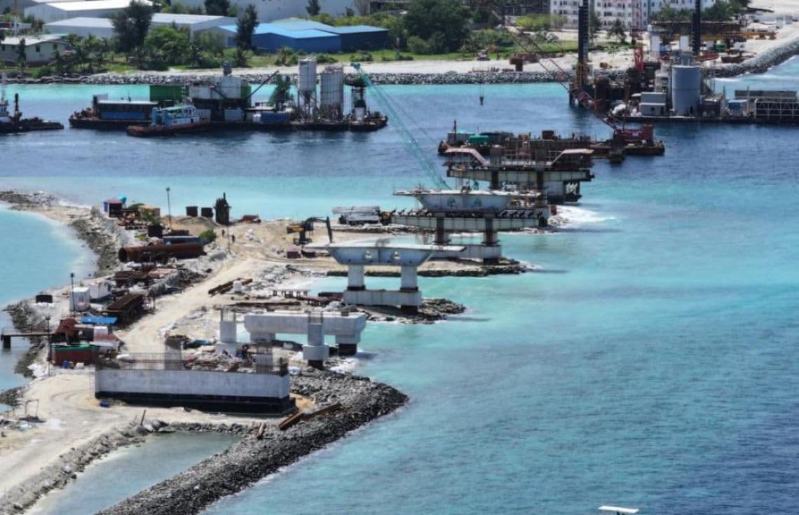 ތިލަމާލެ ބްރިޖުގެ މަސައްކަތް ކުރިއަށް ގެންދަނީ / ފޮޓޯ: ކޮންސްޓްރަކްޝަން މިނިސްޓްރީ