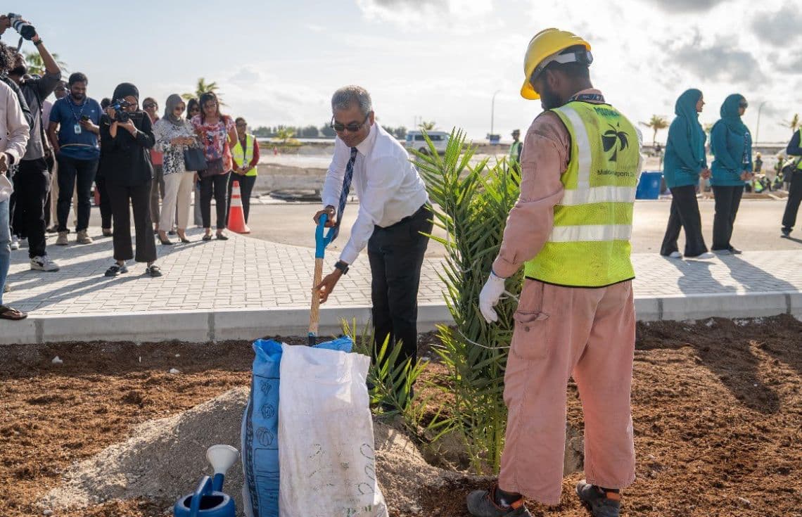 އެމްއޭސީއެލުން ފަސް މިލިއަން ގަސް އިންދުމުގެ ޕްރޮގްރާމް ފެށުމަށް ބޭއްވި ރަސްމިއްޔާތު / ފޮޓޯ: ޚުލާސާ