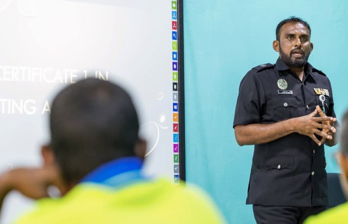 ފޮޓޯ: މޯލްޑިވްސް ކަރެކްޝަނަލް ސާވިސް