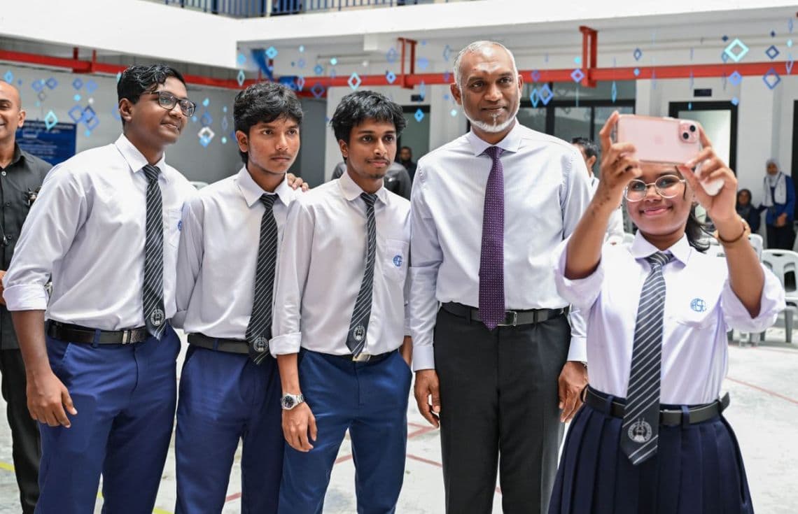 ރައީސުލްޖުމްހޫރިއްޔާ ސީއެޗްއެސްސީގެ ދަރިވަރުންތަކަކާއެކު، ޒުވާނުންގެ ކަންކަމުގައި ހިއްސާވާ މިންވަރު އިތުރުކުރުމަށް އެމަނިކުފާނު ވަނީ އިލްތިމާސް ކުރައްވާފަ--- ފޮޓޯ:ރައީސް އޮފީސް