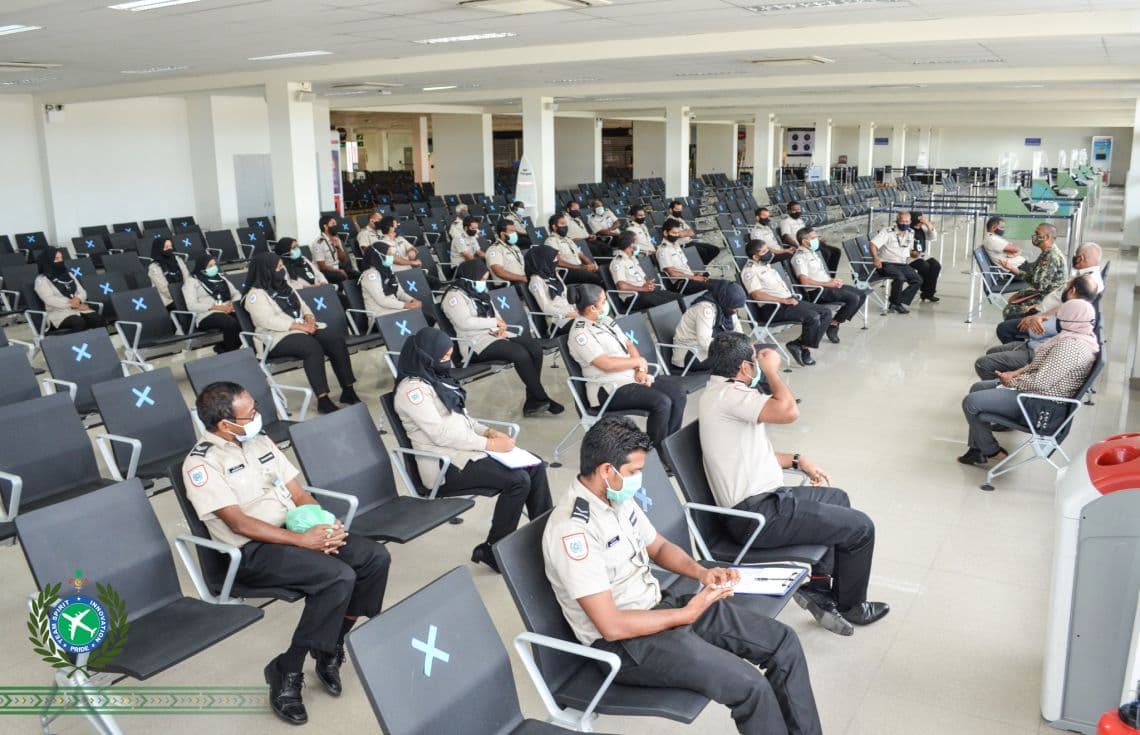 ވެލާނާ އެއާޕޯޓުގެ އޭވިއޭޝަން ސެކިއުރިޓީގައި މަސައްކަތްކުރާ މުވައްޒަފުން / ފޮޓޯ: އެވްސެކޮމް