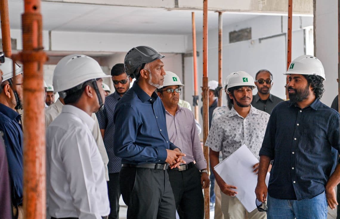 ކްރިމިނަލް އަދި ޑްރަގް ކޯޓުތަކުގެ ވަގުތީ އިމާރާތުގެ މަސައްކަތް މިދިޔަ މާޗު މަހު ރައީސް ބައްލަވާލެއްވުން. / ފޮޓޯ: ރައީސް އޮފީސް