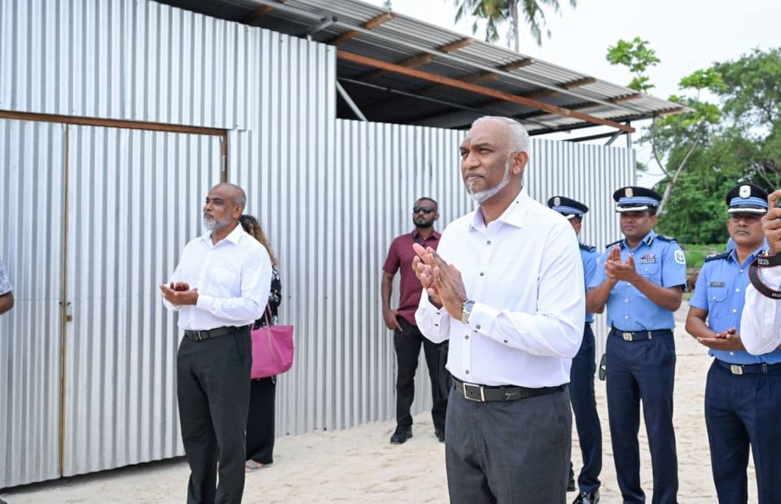 ރައީސް ފޮއްދޫއަށް ކުރި ދަތުރުފުޅުގައި.---ފޮޓޯ:ރައީސް އޮފީސް