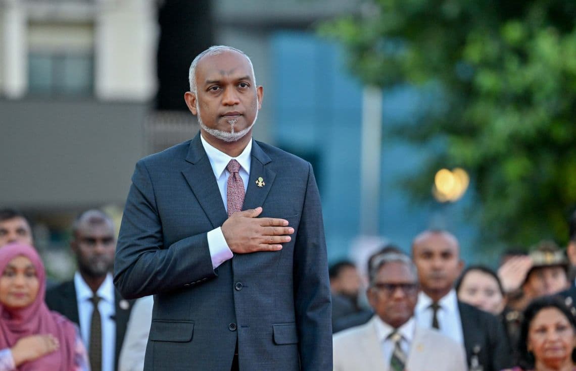 މިނިވަން ދުވަހާއި ގުޅިގެން މިއަދު ހެނދުނު ބޭއްވި ދިދަ ނެގުމުގެ ހާއްސަ ރަސްމިއްޔާތުގައި ރައީސް ބައިވެރިވެވަޑައިގަތުން. / ފޮޓޯ: ރައީސް އޮފީސް