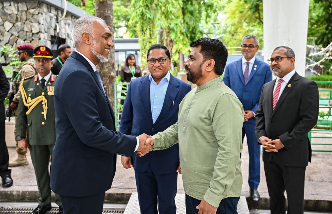 ލަންކާ ރައީސް ރާއްޖެއަށް ކުރެއްވި ދަތުރުފުޅު ތެރެއިން.--ފޮޓޯ:ރައީސް އޮފީސް