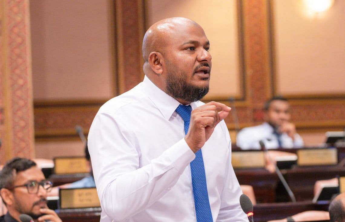 ބާރަށު ދާއިރާގެ މެމްބަރު އިބްރާހިމް ޝުޖާއު.--ފޮޓޯ:ރައްޔިތުންގެ މަޖިލިސް
