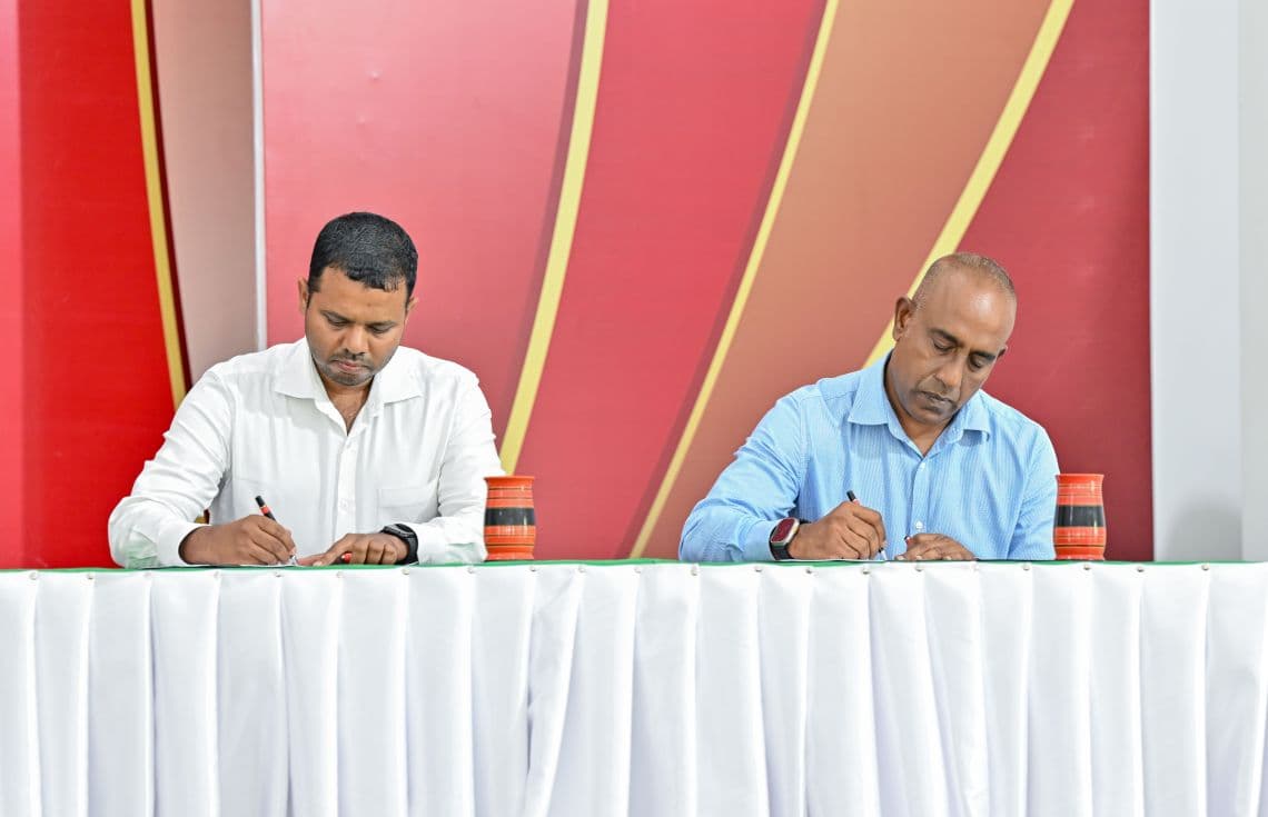 ތުޅާދޫ ކަލްޗަރަލް ސެންޓަރު އެއްބަސްވުމުގައި ސޮއިކުރުމުގެ ރަސްމިއްޔާތުގެ ތެރެއިން: ފޮޓޯ/ ރައީސް އޮފީސް---