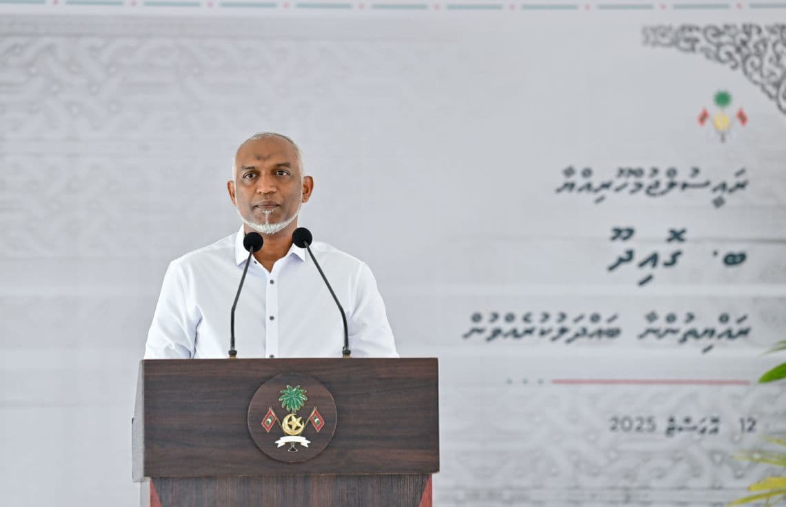 ރައީސް މުއިއްޒު: ފޮޓޯ/ ރައީސް އޮފީސް---