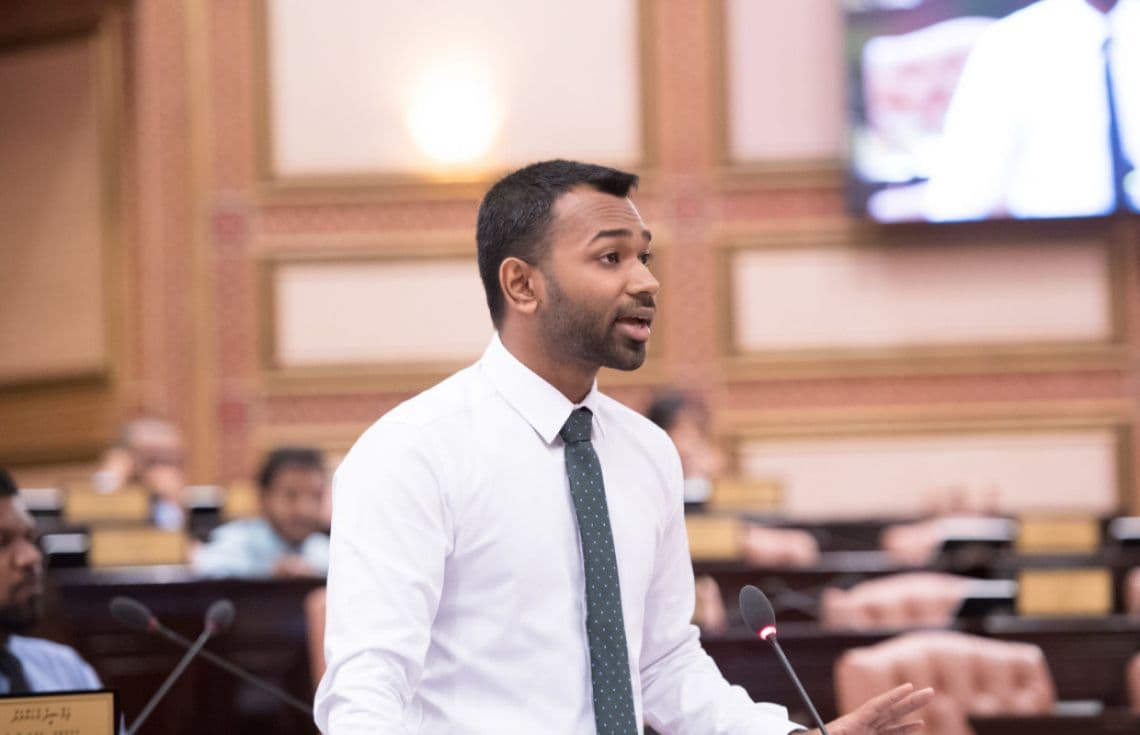 މެމްބަރު މީކާއިލް---
