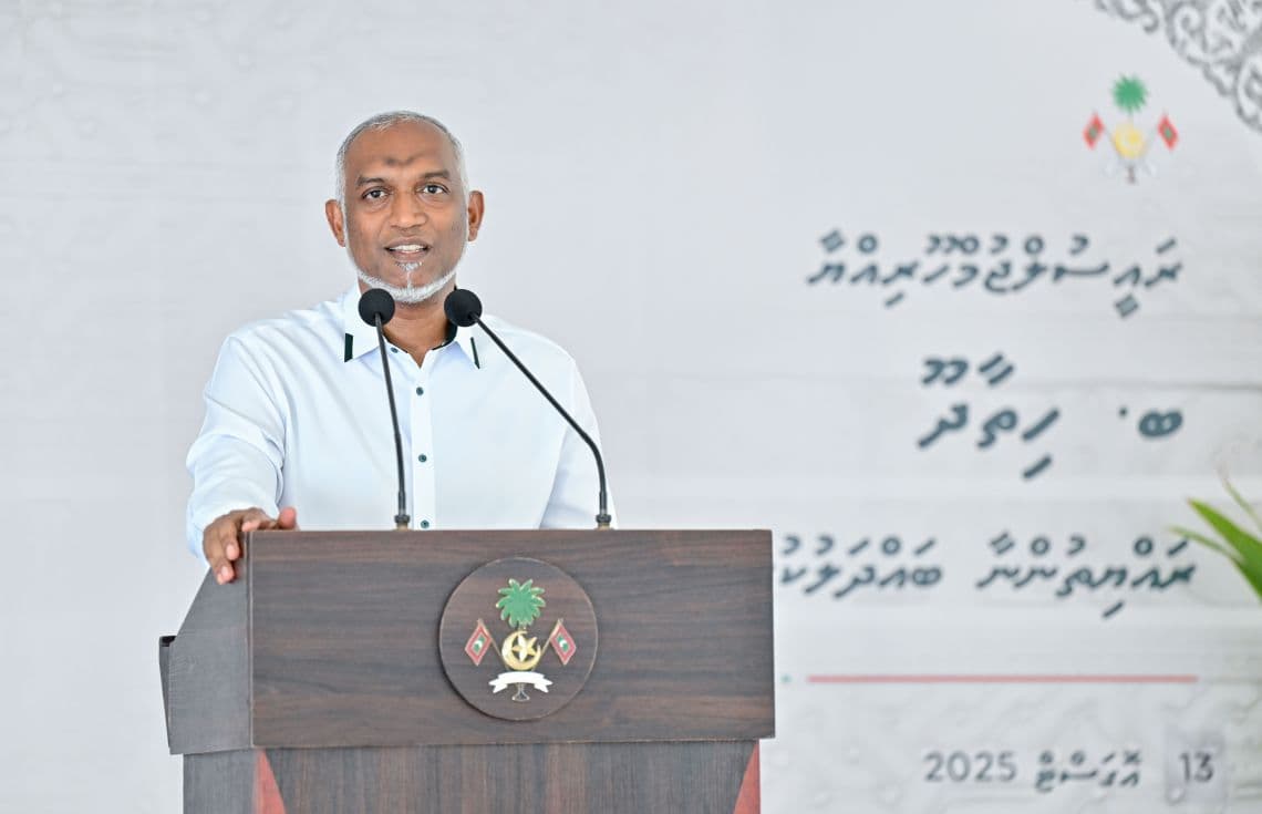 ރައީސް މުއިއްޒު: ފޮޓޯ/ ރައީސް އޮފީސް---