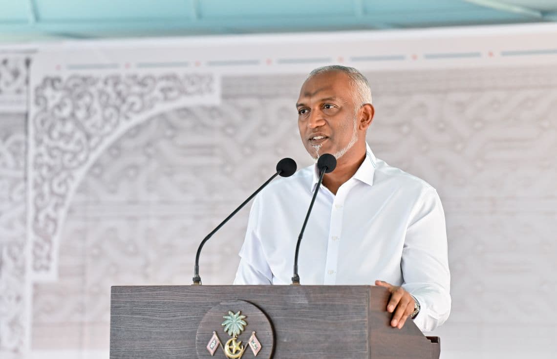 ރައީސް މުއިއްޒު: ފޮޓޯ/ ރައީސް އޮފީސް---