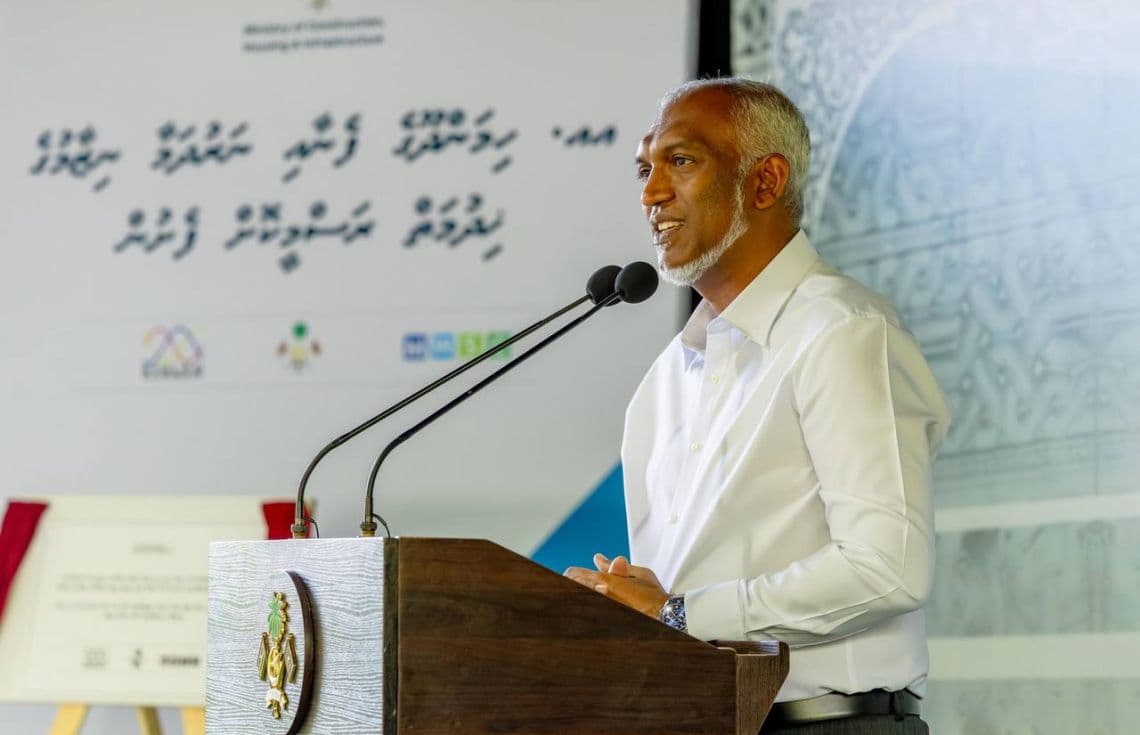 ހިމަންދޫ ރައްޔިތުންނާއި ބައްދަލުކުރައްވައި ރައީސް ވާހަކަފުޅު ދައްކަވަނީ.--ފޮޓޯ:ރައީސް އޮފީސް