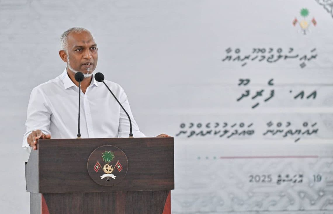 ފެރިދޫ ރައްޔިތުންނާއި ބައްދަލުކުރައްވައި ރައީސް ވާހަކަދައްކަވަނީ.--ފޮޓޯ:ރައީސް އޮފީސް