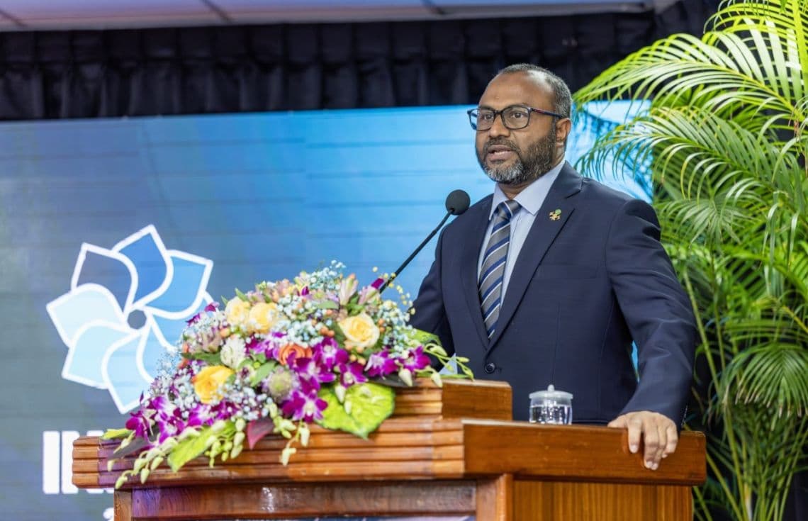 ބައިނަލްއަގުވާމީ ދެވަނަ ޒަކާތު ކޮންފަރެންސް ރަސްމިއްޔާތުގައި މިނިސްޓަރު ޝަހީމް ވާހަކަދައްކަވަނީ/ ފޮޓޯ: މިނިސްޓްރީ