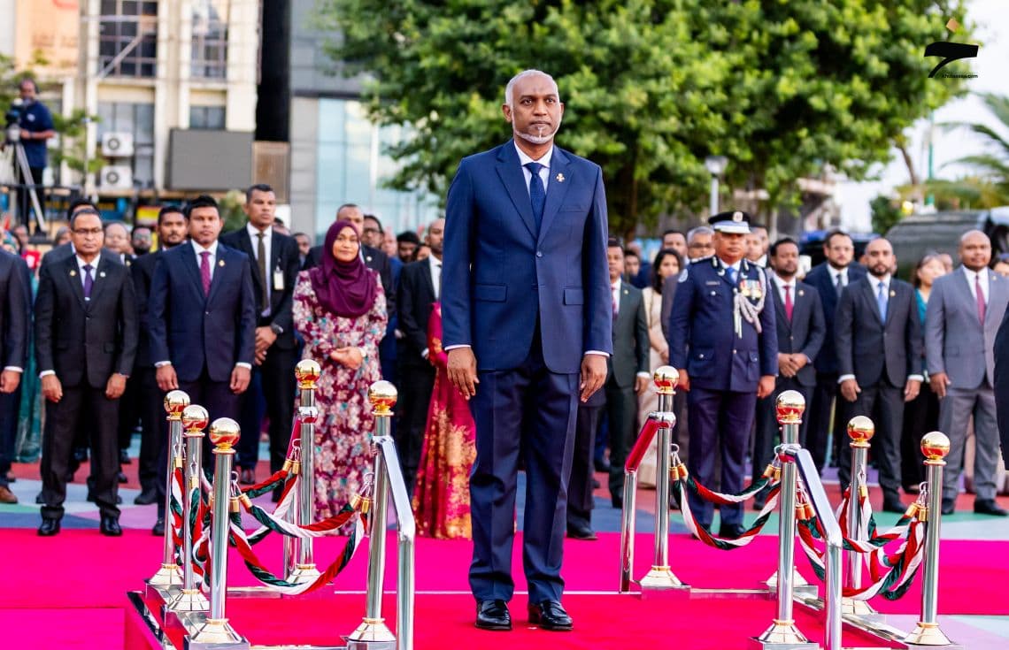 ރައީސް ގައުމީ ދުވަހުގެ ދިދަ ނެގުމުގެ ރަސްމިއްޔާތުގައި ބައިވެރިވެވަޑައިގަންނަވަނީ: ފޮޓޯ/ ޚުލާސާ---