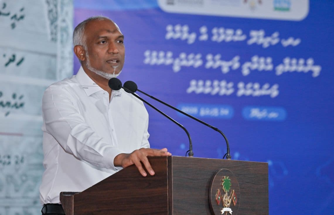 ރައީސް މުއިއްޒު ހަނިމާދޫ ރައްޔިތުންނާ ބައްދަލުކުރައްވައި ވާހަކަފުޅު ދައްކަވަނީ: ފޮޓޯ/ ރައީސް އޮފީސް---