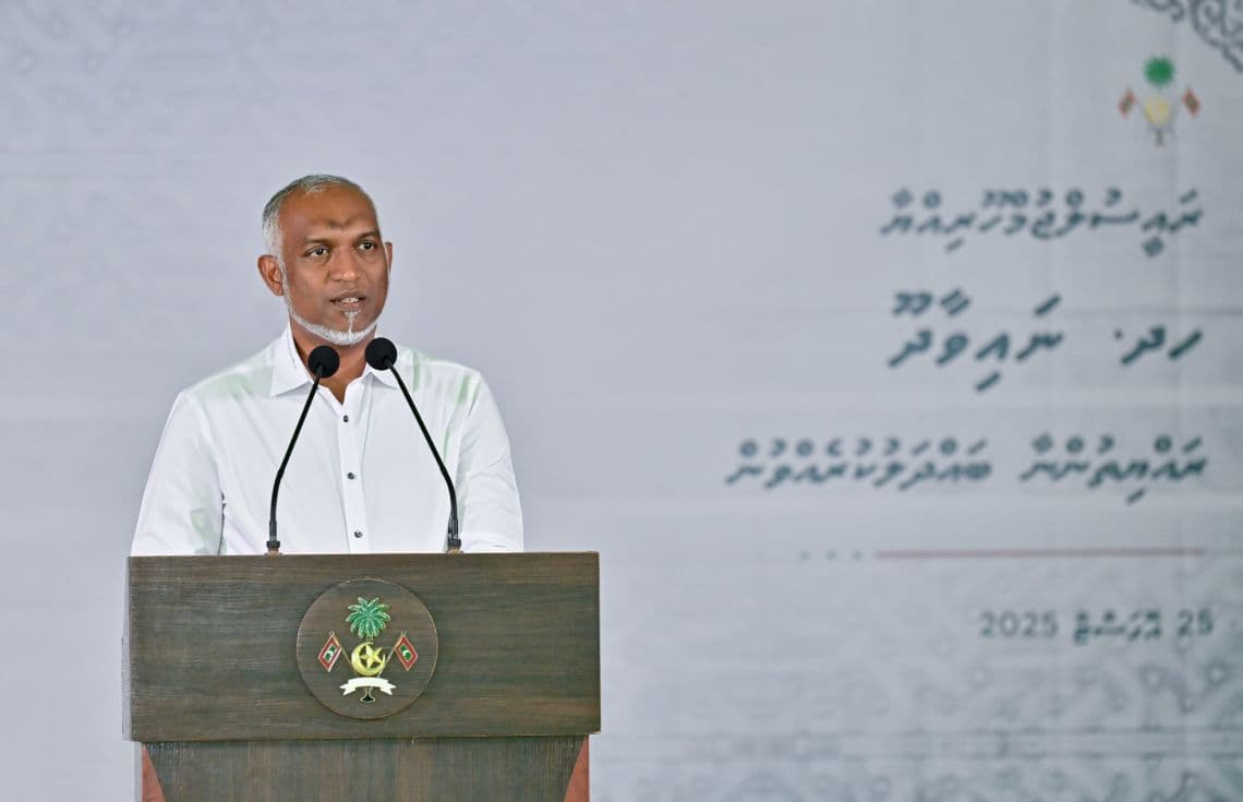 ރައީސް މުއިއްޒު: ފޮޓޯ/ ރައީސް އޮފީސް---