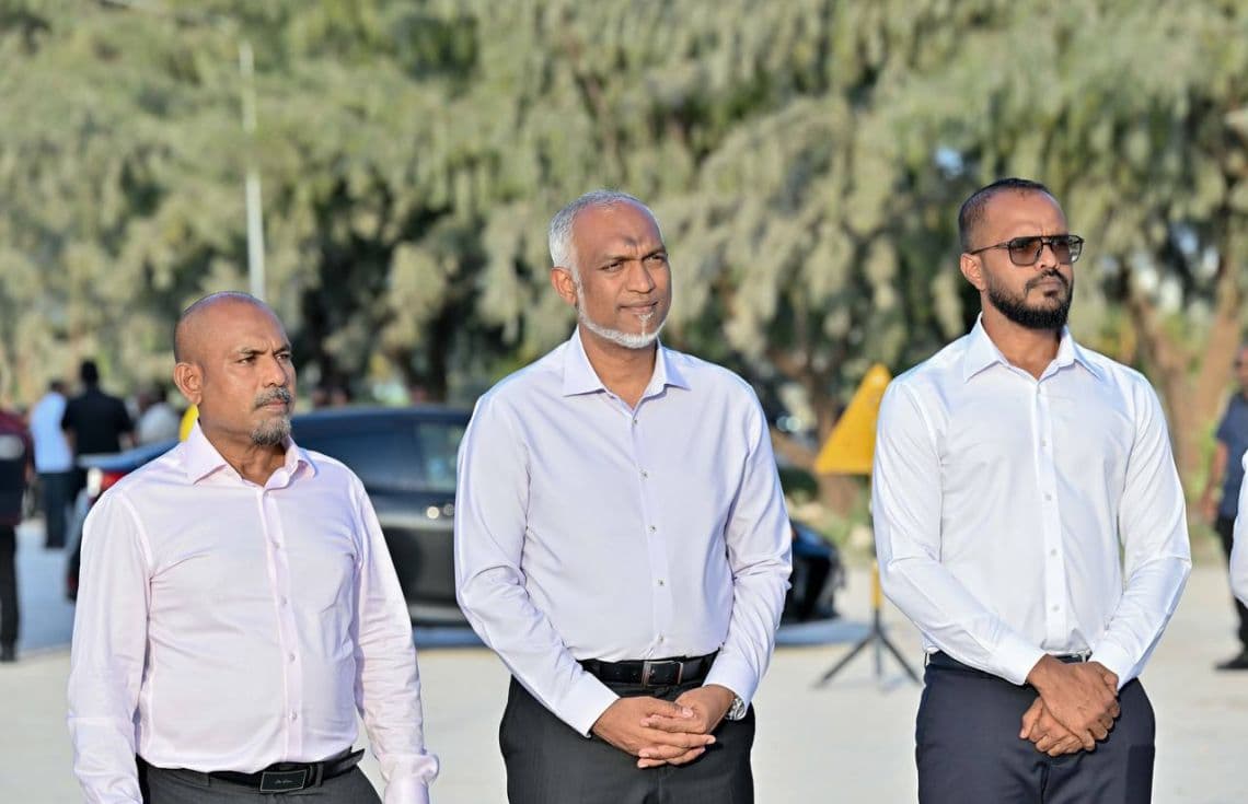 ރައީސް ކުޅުދުއްފުށި އަށް ކުރެއްވި ދަތުރުފުޅުގައި.--ފޮޓޯ:ރައީސް އޮފީސް
