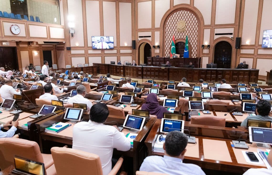 ރައްޔިތުންގެ މަޖިލީހުގެ ޖަލްސާއެއްގެ ތެރެއިން: ފޮޓޯ/ ރައްޔިތުންގެ މަޖިލިސް---