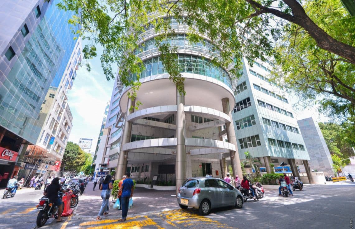 ސަރުކާރުގެ ގިނަ އޮފީސްތަކެއް ހިންގާ ވެލާނާ އިމާރާތް.--ފޮޓޯ:ސަން