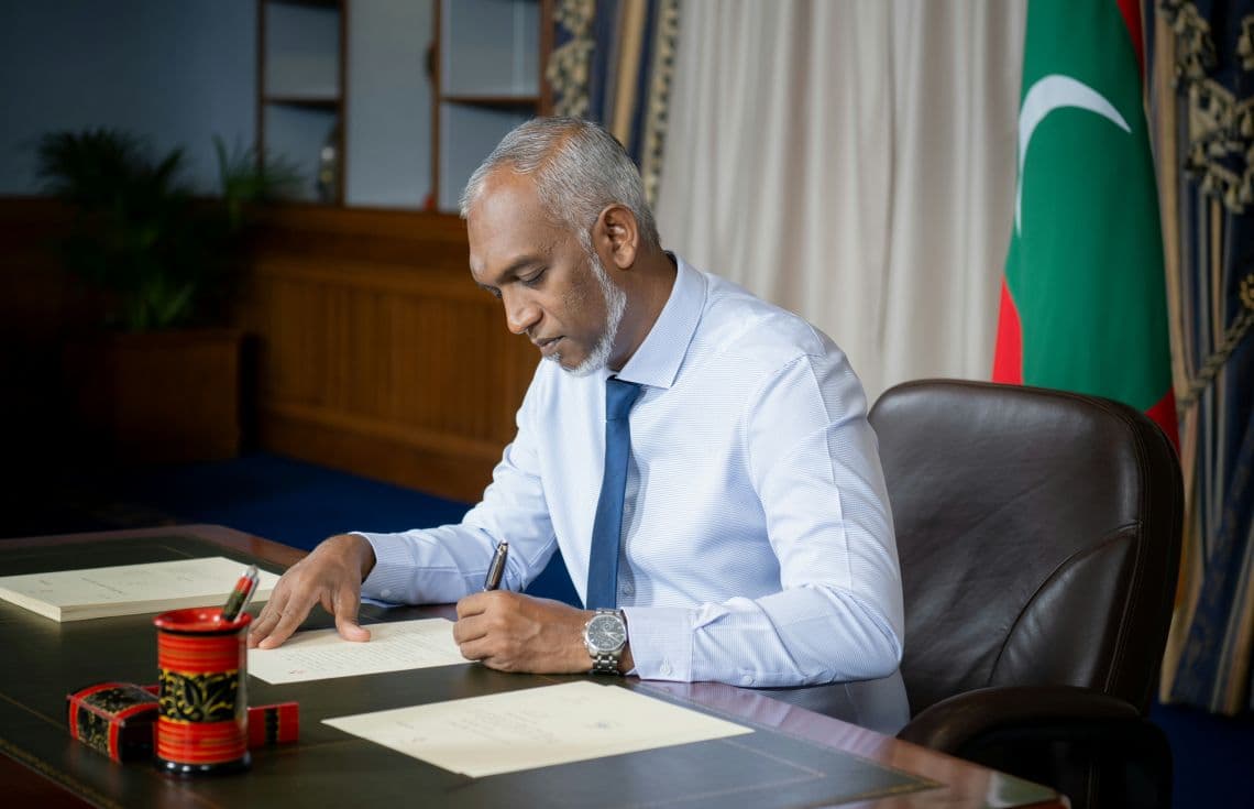 ރައީސުލްޖުމްހޫރިއްޔާ ޑރ. މުޙައްމަދު މުޢިއްޒު.