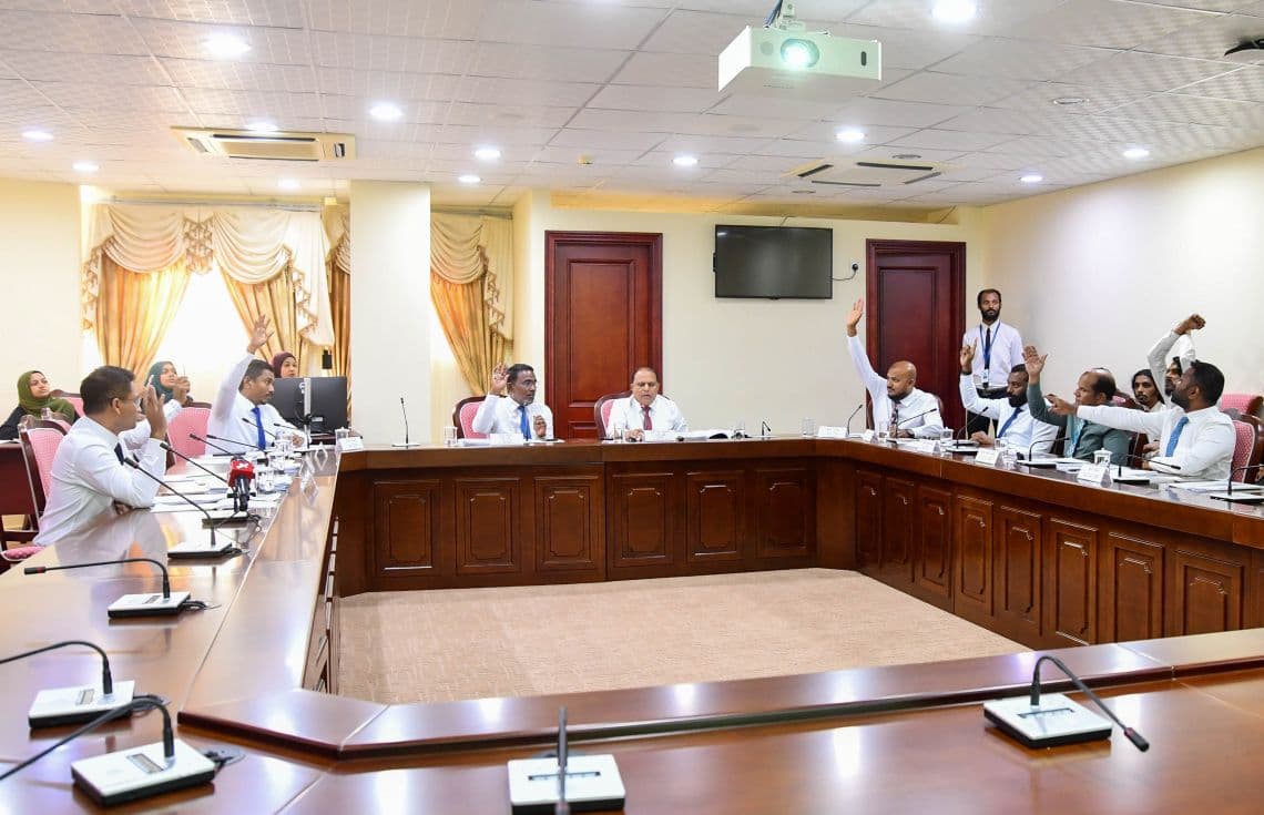 މިނިވަން މުއައްސަސާތަކާ ބެހޭ ކޮމިޓީ ބައްދަލުވުން--- ފޮޓޯ: މަޖިލިސް