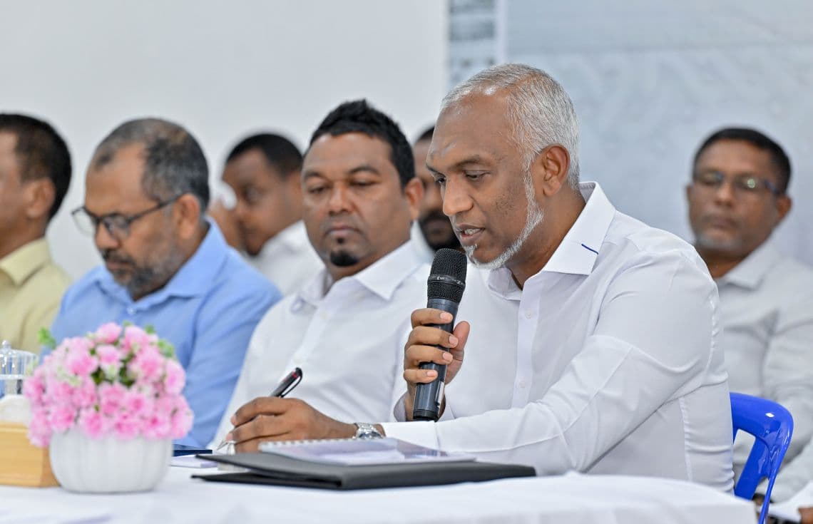 ރައީސް ޑރ. މުއިއްޒު: ފޮޓޯ/ ރައީސް އޮފީސް---