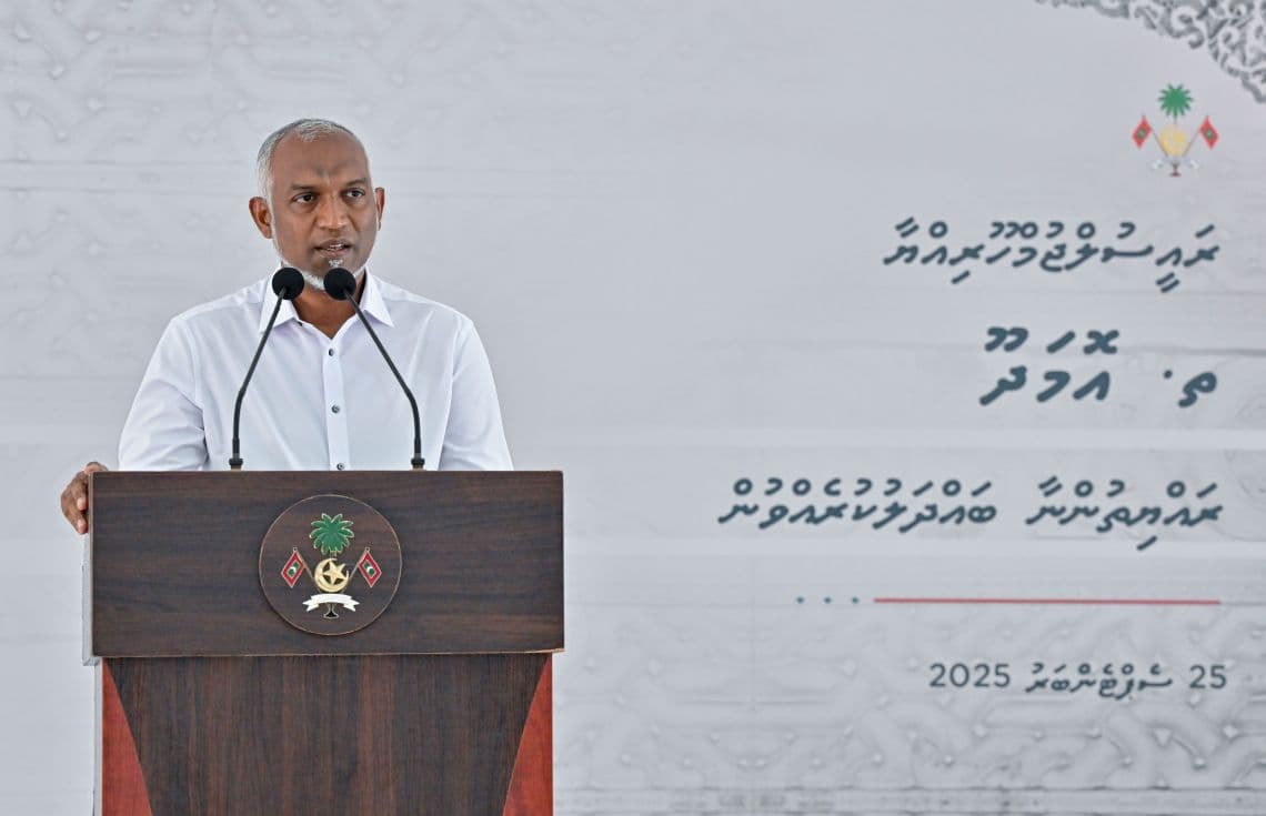 ރައީސް މުއިއްޒު އޮމަދޫގެ ރައްޔިތުންނާ ބައްދަލުކުރައްވައި ވާހަކަފުޅުދައްކަވަނީ: ފޮޓޯ/ ރައީސް އޮފީސް---